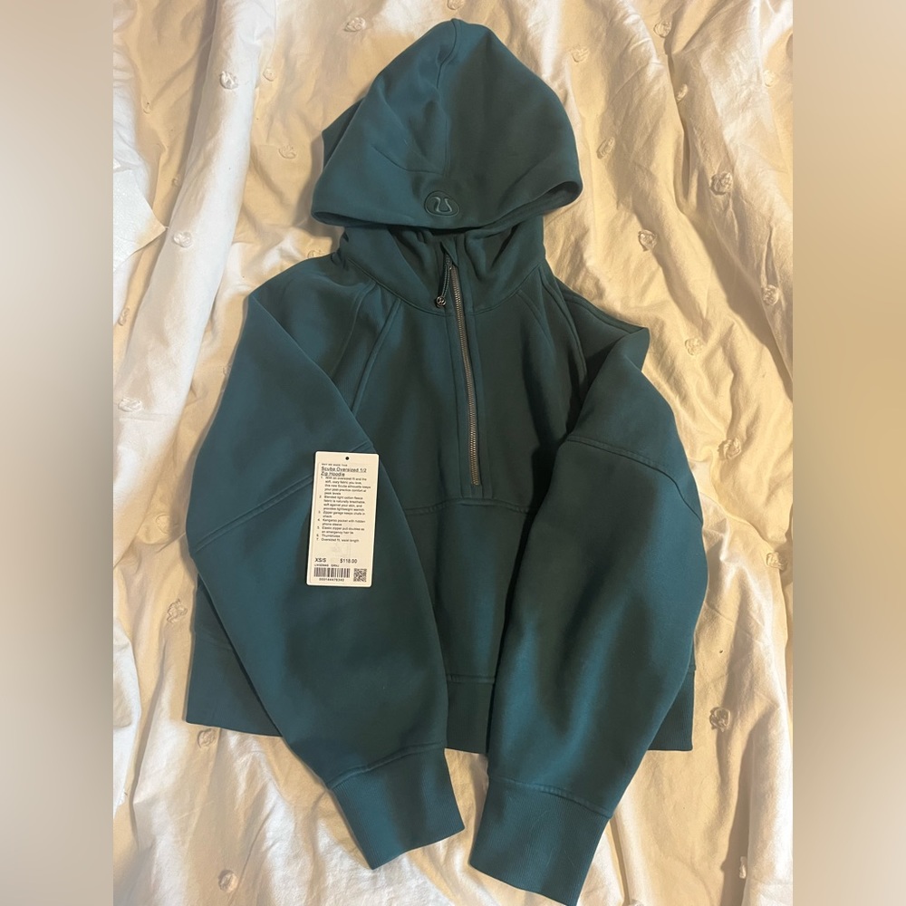 Lululemon scuba half zip with hood, XS/S in Green Jasper!